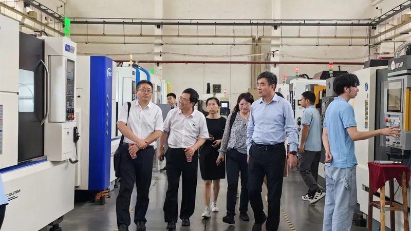 汽车行业智能工厂：变革中的机遇与挑战